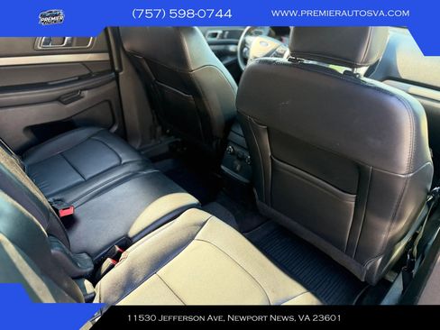 Used 2018 Ford Explorer XLT w/ Equipment Group 202A AWD/4WD image 19