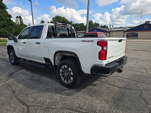 Used 2021 Chevrolet Silverado 2500 Custom w/ Custom Value Package AWD/4WD image 3