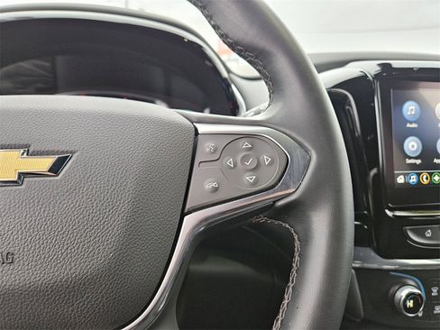 Used 2023 Chevrolet Traverse LT image 29