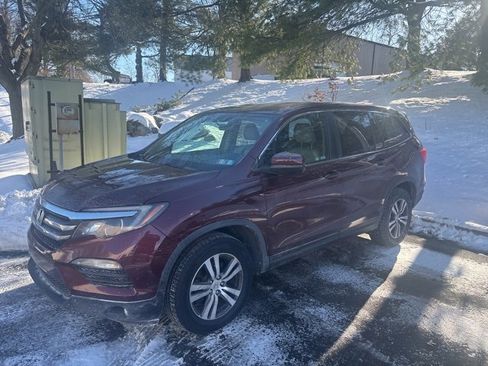 Used 2018 Honda Pilot EX image 2