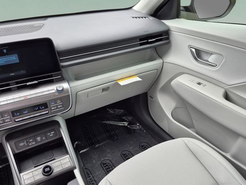 New 2026 Hyundai Kona Limited FWD image 14