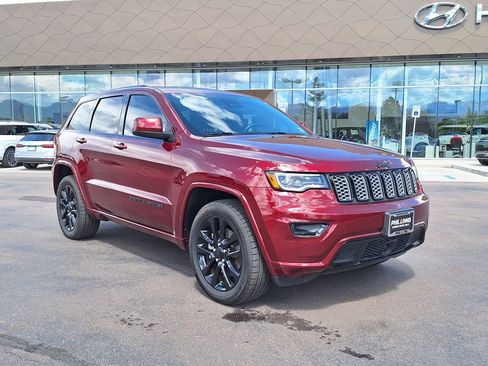 Used 2021 Jeep Grand Cherokee Laredo X AWD/4WD image 1
