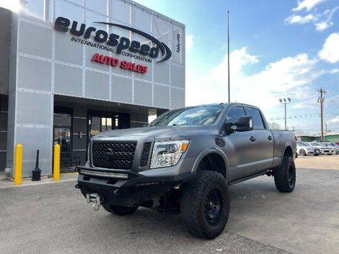 Used 2019 Nissan Titan PRO-4X w/ Pro-4x Convenience Package image 2