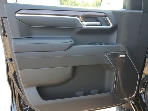 New 2026 Chevrolet Silverado 1500 RST w/ Redline Edition AWD/4WD image 13