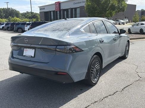 Used 2026 Nissan Sentra SV w/ SV Convenience Package FWD image 3