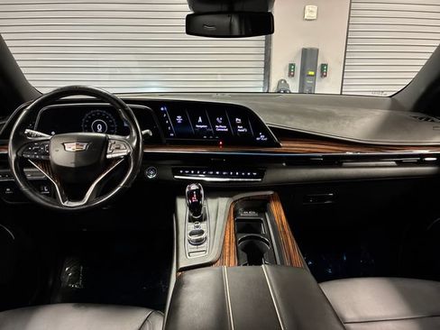 Used 2022 Cadillac Escalade ESV Luxury AWD/4WD image 13
