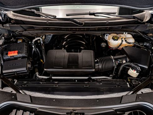 Used 2023 Cadillac Escalade Premium Luxury w/ Performance Package image 32