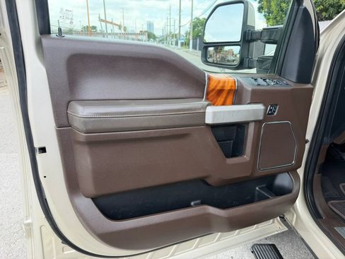 Used 2018 Ford F350 King Ranch w/ King Ranch Ultimate Package AWD/4WD image 9