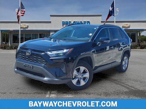 Used 2025 Toyota RAV4 XLE w/ Convenience Package AWD/4WD image 1