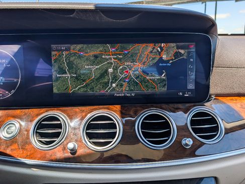 Used 2018 Mercedes-Benz E 300 4MATIC w/ Premium 2 Package image 28