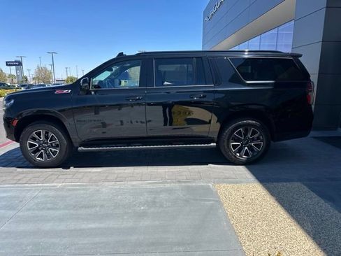 Used 2021 Chevrolet Suburban Z71 w/ Luxury Package AWD/4WD image 8