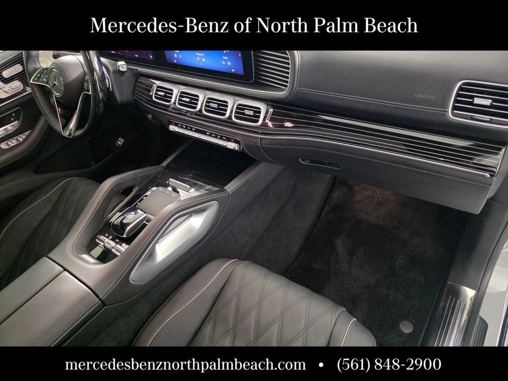 Certified 2025 Mercedes-Benz Maybach GLS 600 4MATIC image 33
