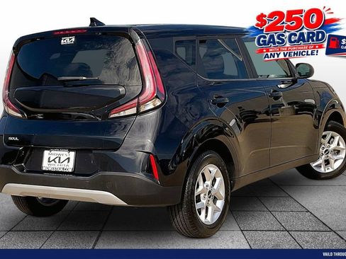 Used 2023 Kia Soul LX w/ Option Group 015 FWD image 12