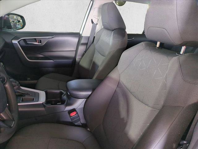 Used 2025 Toyota RAV4 XLE FWD image 15
