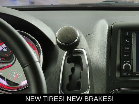 Used 2017 Dodge Grand Caravan SXT w/ Driver Convenience Group image 25