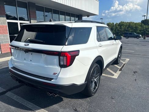 Used 2025 Ford Explorer ST AWD/4WD image 6