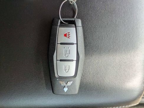 Used 2022 Mitsubishi Outlander ES image 31