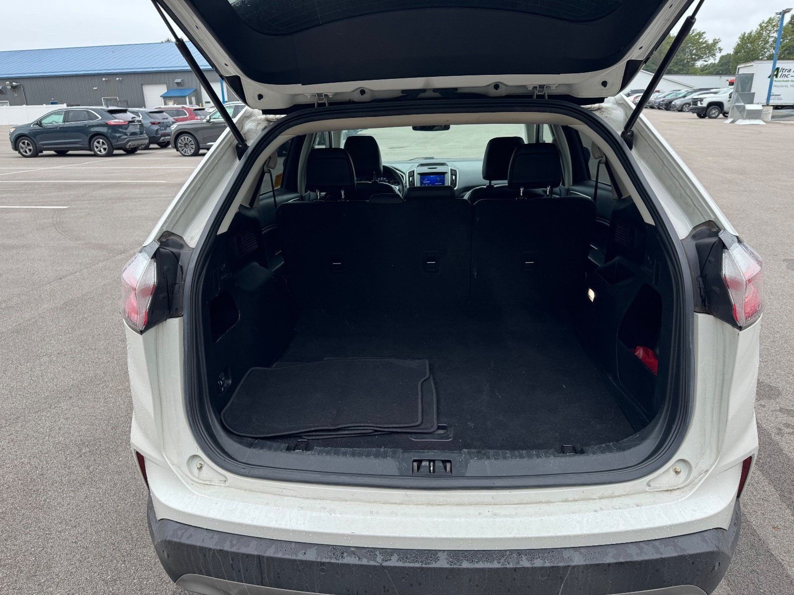 Used 2020 Ford Edge SEL w/ Cold Weather Package AWD/4WD image 14