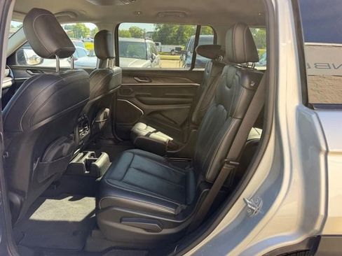 Used 2022 Jeep Grand Cherokee L Limited AWD/4WD image 9