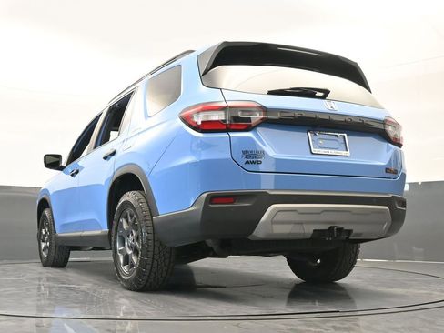 Used 2025 Honda Pilot TrailSport image 65