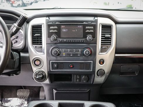 Used 2017 Nissan Titan SV AWD/4WD image 17