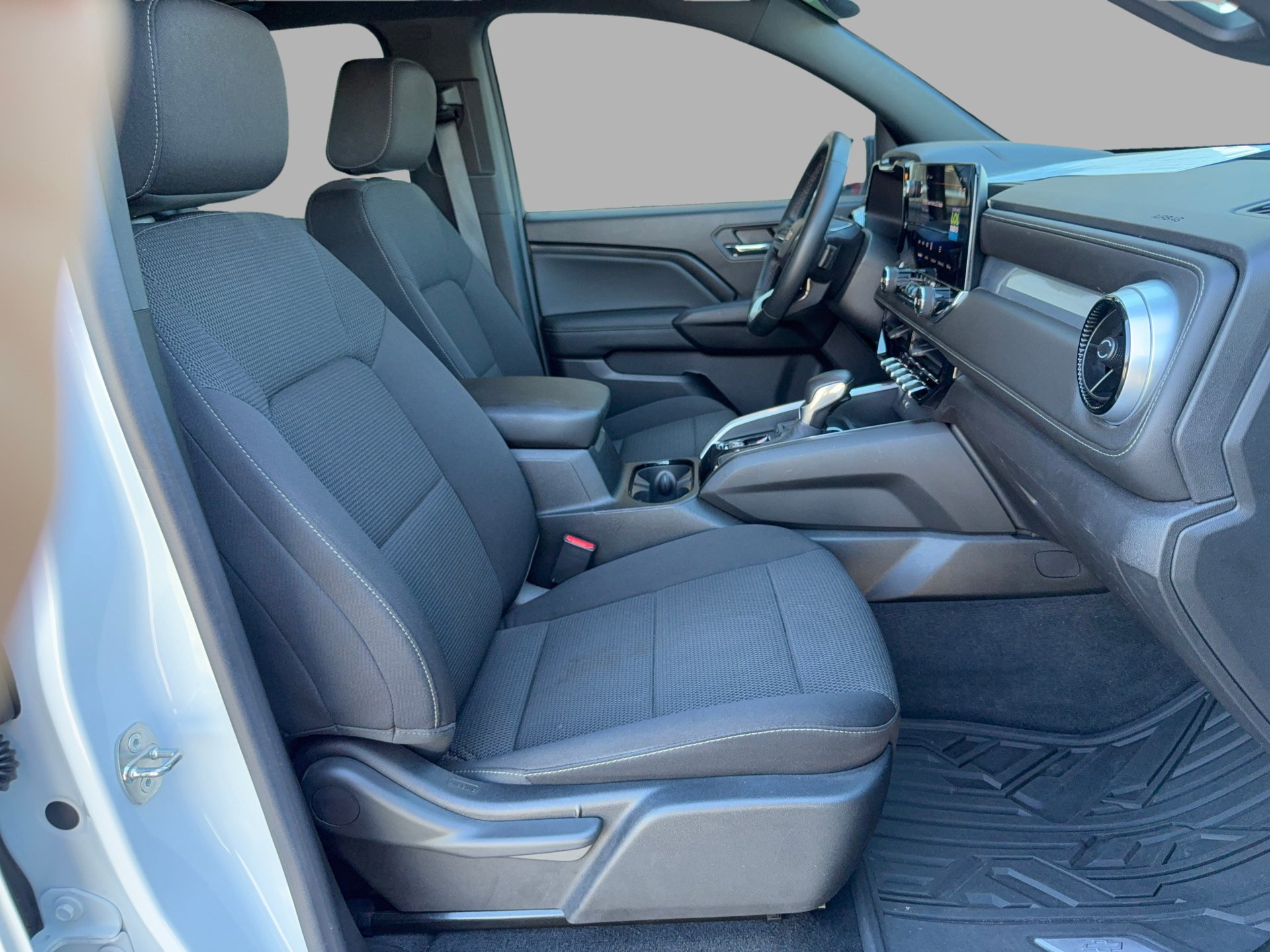 Used 2023 Chevrolet Colorado LT w/ LT Convenience Package II RWD image 30