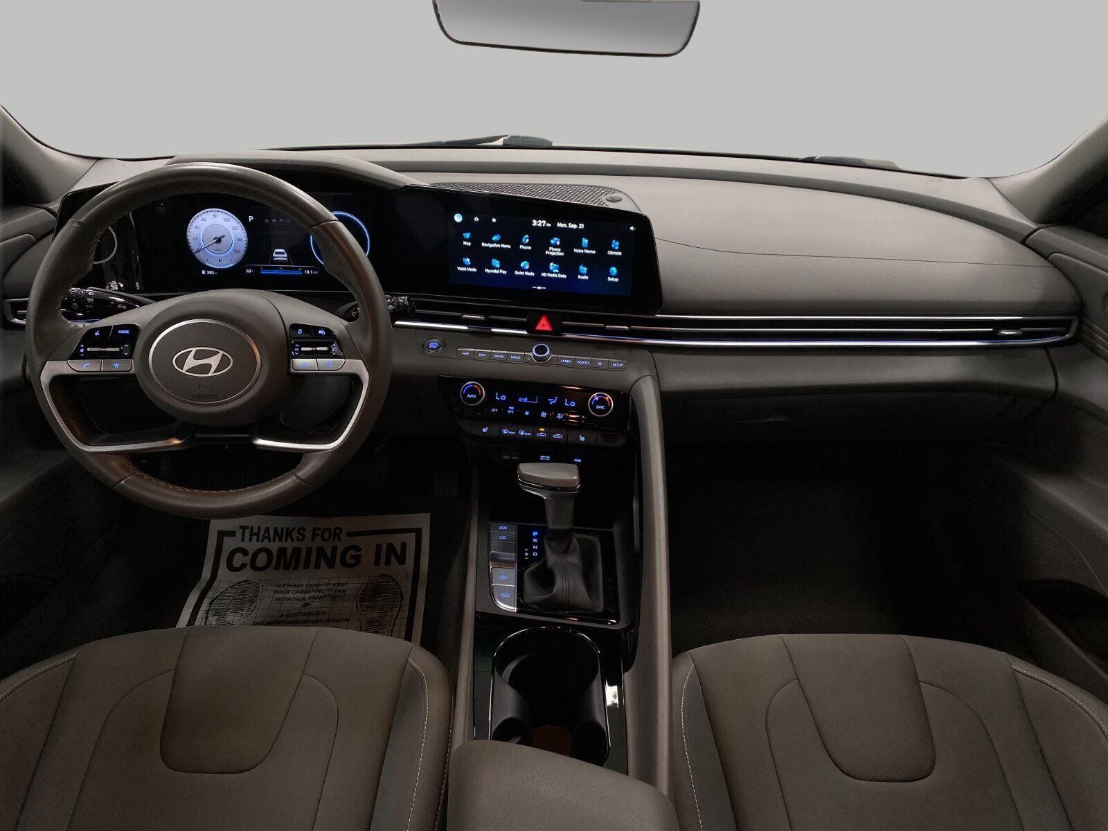 Used 2025 Hyundai Elantra SEL FWD image 21
