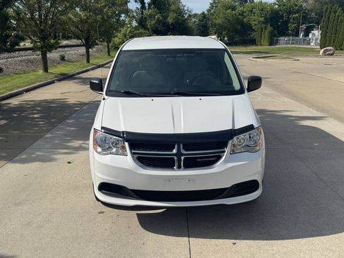 Used 2016 Dodge Grand Caravan SE w/ Quick Order Package 29E SE FWD image 9