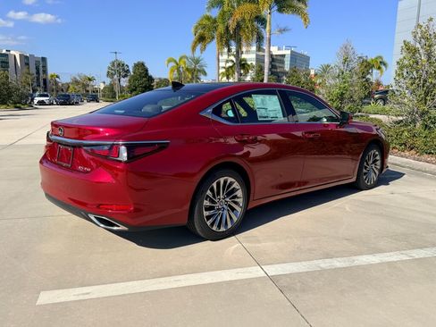 New 2025 Lexus ES 350 Ultra Luxury image 3