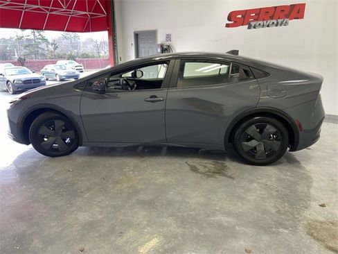 Used 2025 Toyota Prius LE image 6