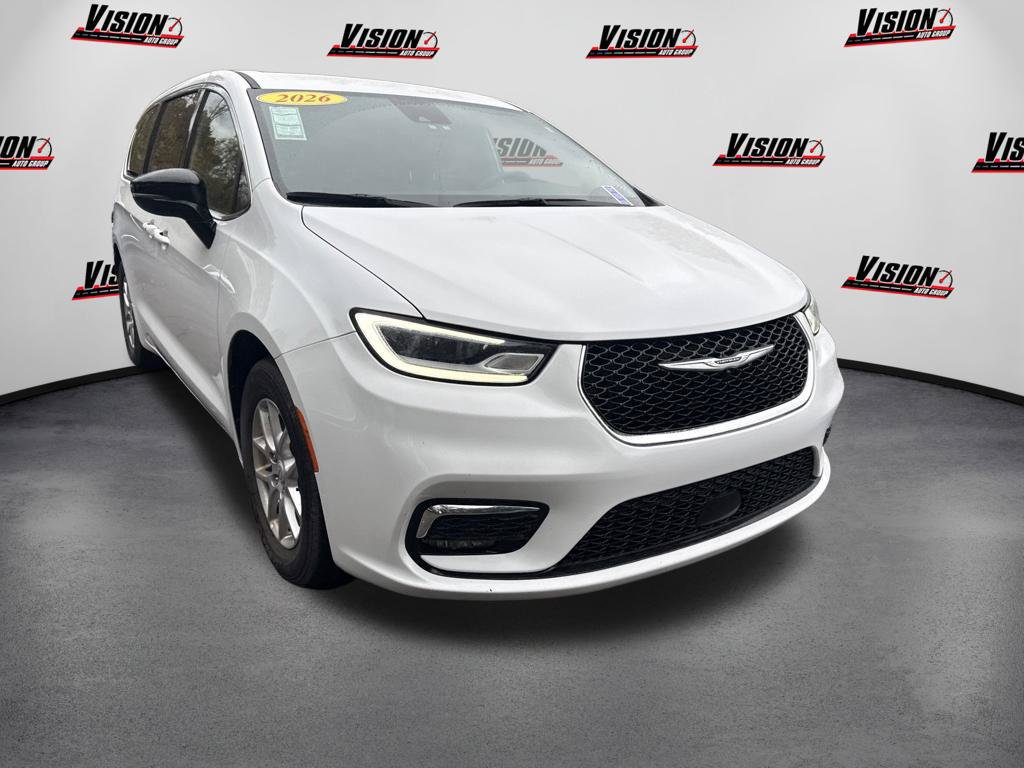Used 2026 Chrysler Pacifica Select FWD image 3