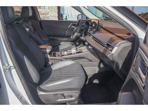 Used 2023 Mitsubishi Outlander SEL 40th Anniversary image 13