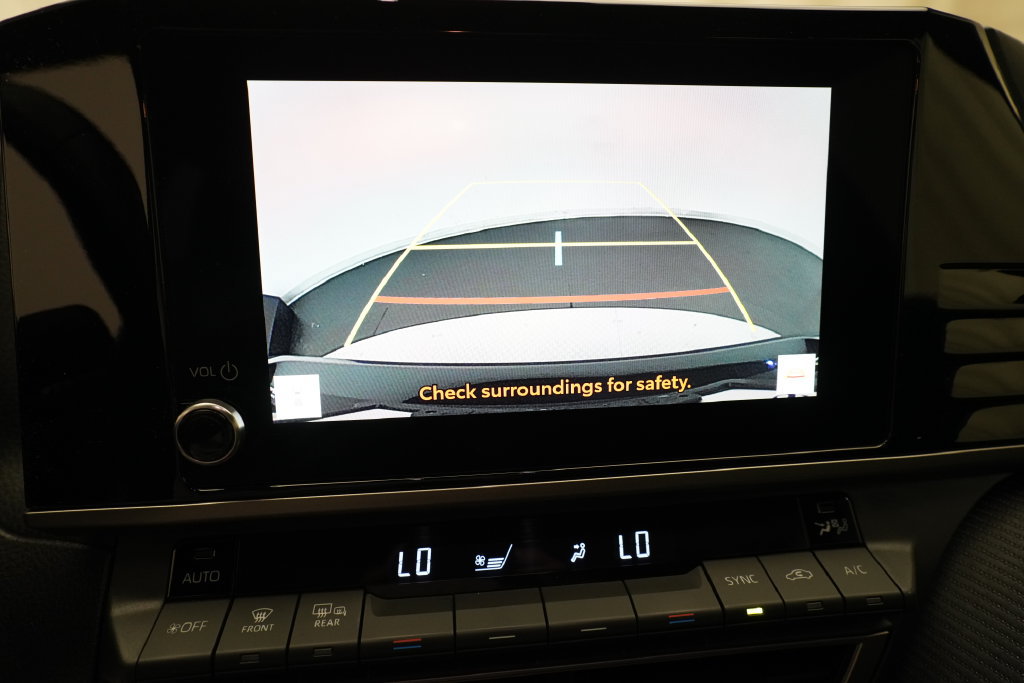 Used 2025 Toyota Camry SE FWD image 19