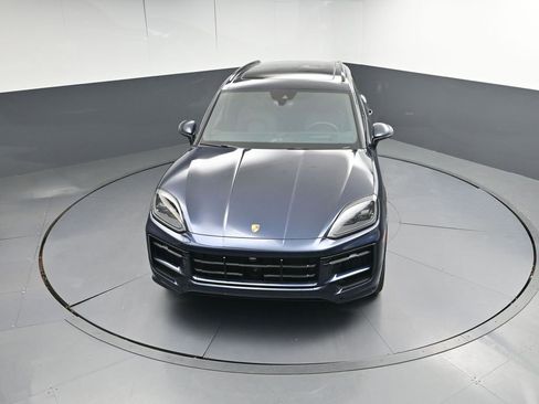 Used 2026 Porsche Cayenne GTS image 33