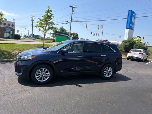 Used 2019 Kia Sorento AWD V6 image 8