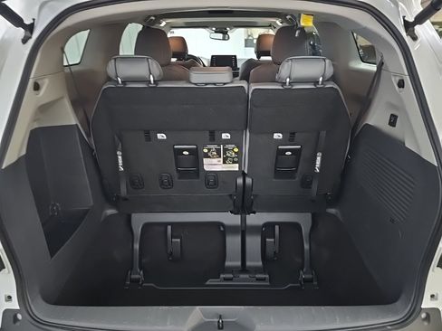 Used 2024 Toyota Sienna XLE image 12
