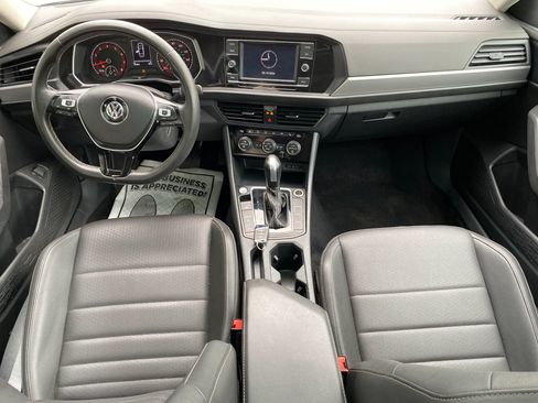 Used 2021 Volkswagen Jetta SE FWD image 4