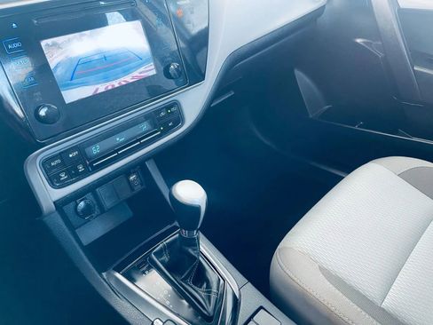 Used 2017 Toyota Corolla LE image 15