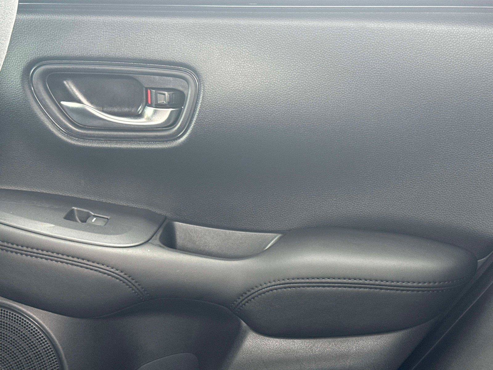 Certified 2025 Honda HR-V LX image 14