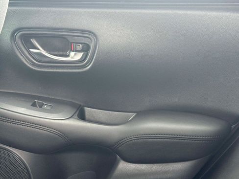 Certified 2025 Honda HR-V LX image 14
