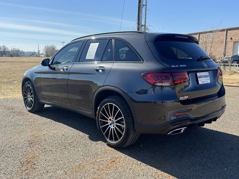 Used 2020 Mercedes-Benz GLC 300 4MATIC image 4