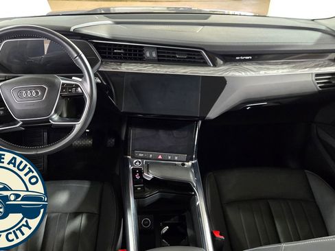 Used 2021 Audi e-tron Premium w/ Convenience Plus Package image 31