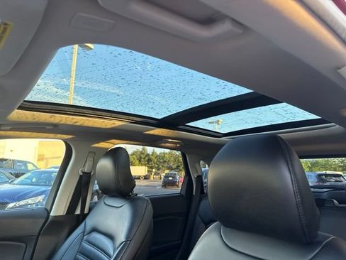 Used 2019 Ford Edge SEL w/ Equipment Group 201A AWD/4WD image 23