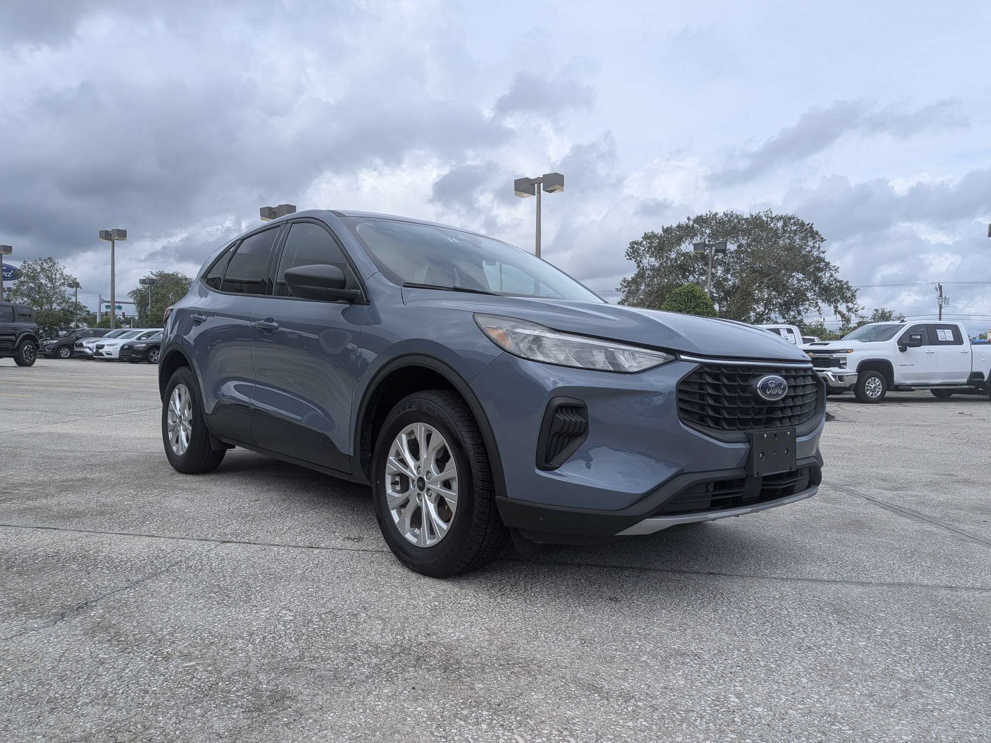Used 2025 Ford Escape Active AWD/4WD image 2