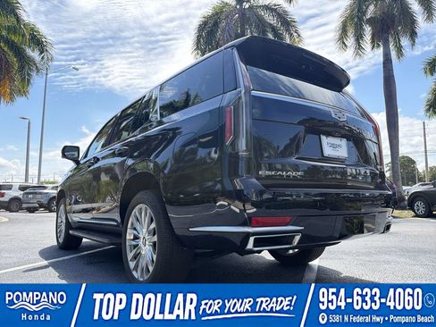Used 2024 Cadillac Escalade Premium Luxury AWD/4WD image 22
