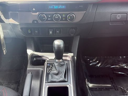 Used 2022 Toyota Tacoma SR5 w/ Technology Package RWD image 15