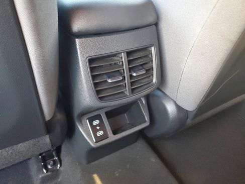 Certified 2026 Kia Seltos LX FWD image 12