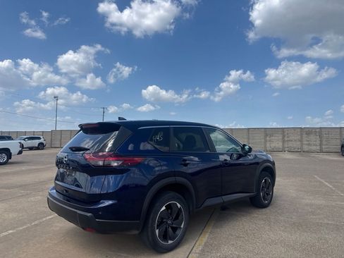 Certified 2025 Nissan Rogue SV FWD image 21