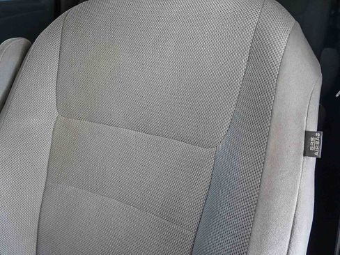 Used 2020 Toyota Sienna L image 27