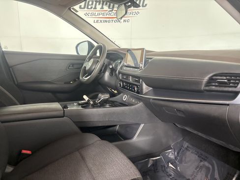 Used 2021 Nissan Rogue S image 28